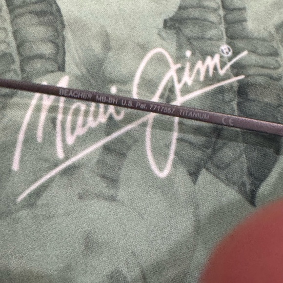 Maui Jim Polarized “Beaches” Aviator Sunglasses in Titanium - Picture 6 of 7